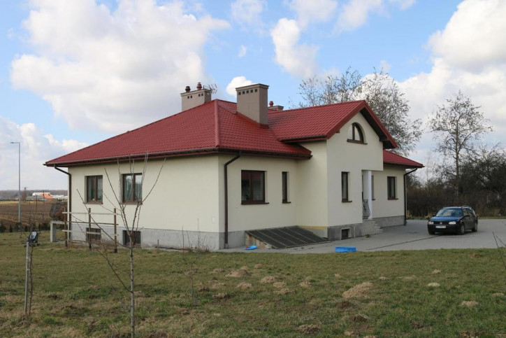Dom Sprzedaż Motycz 1